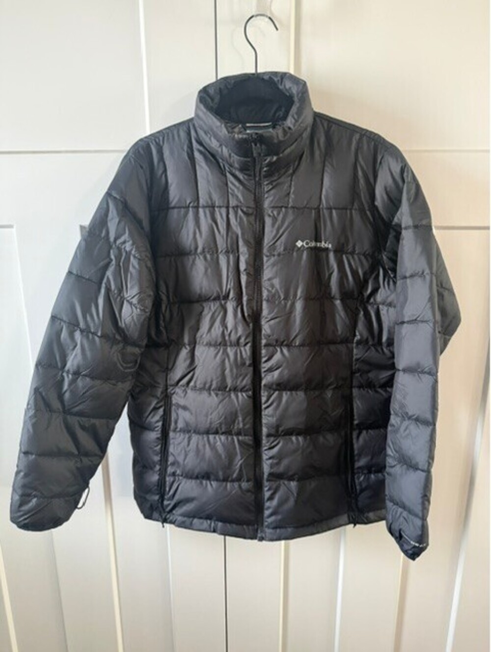 NWOT Columbia Women's black puffer jacket with Omni-Heat tech. size Large